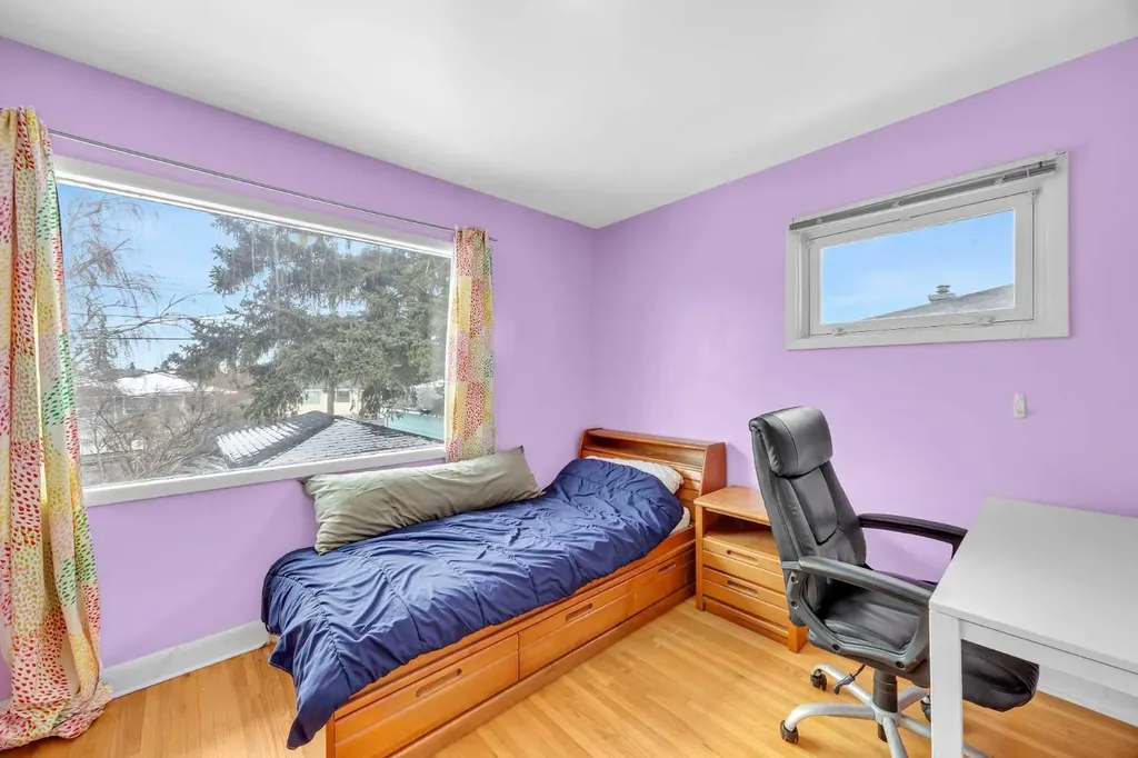 2472 Capitol Hill Crescent NW Calgary AB T2M 2A2