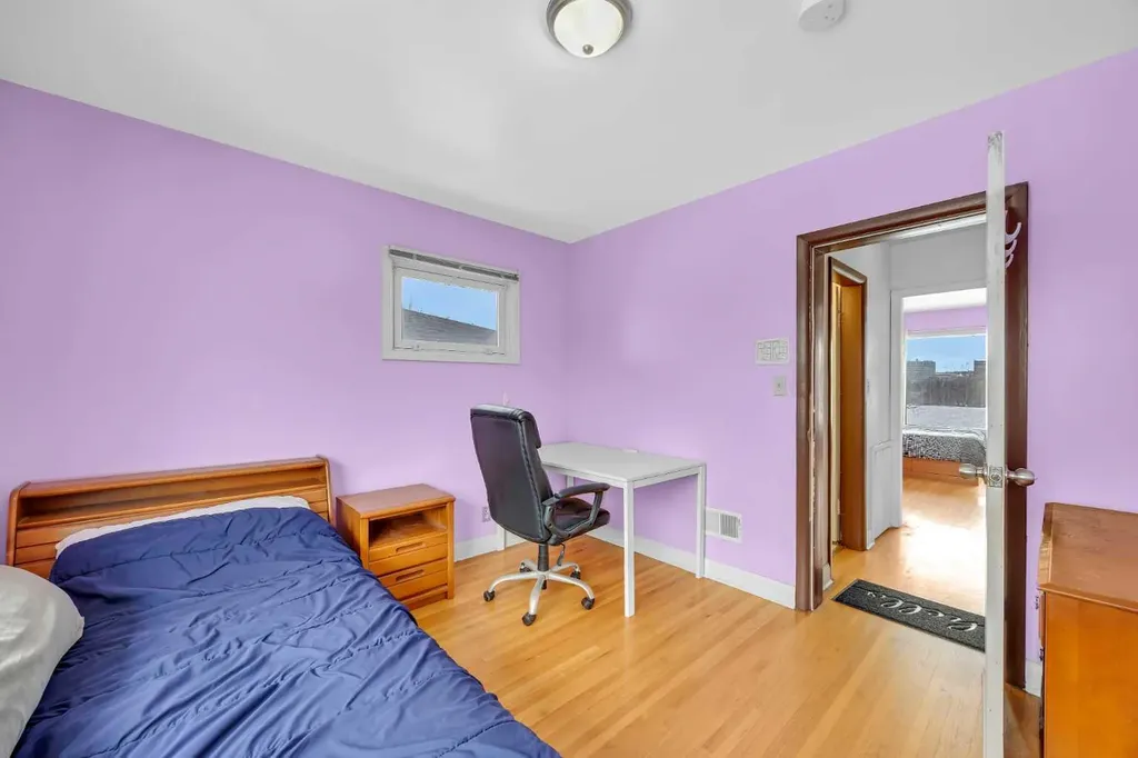 2472 Capitol Hill Crescent NW Calgary AB T2M 2A2