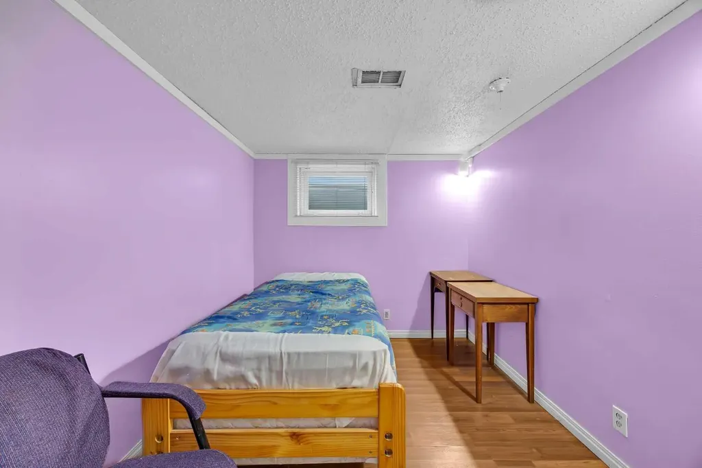 2472 Capitol Hill Crescent NW Calgary AB T2M 2A2