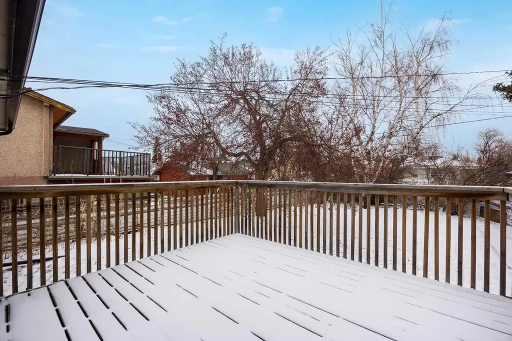 2472 Capitol Hill Crescent NW Calgary AB T2M 2A2