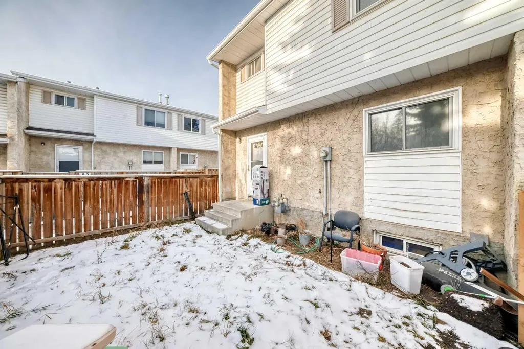35 Nash Red Deer AB T4P 1X9