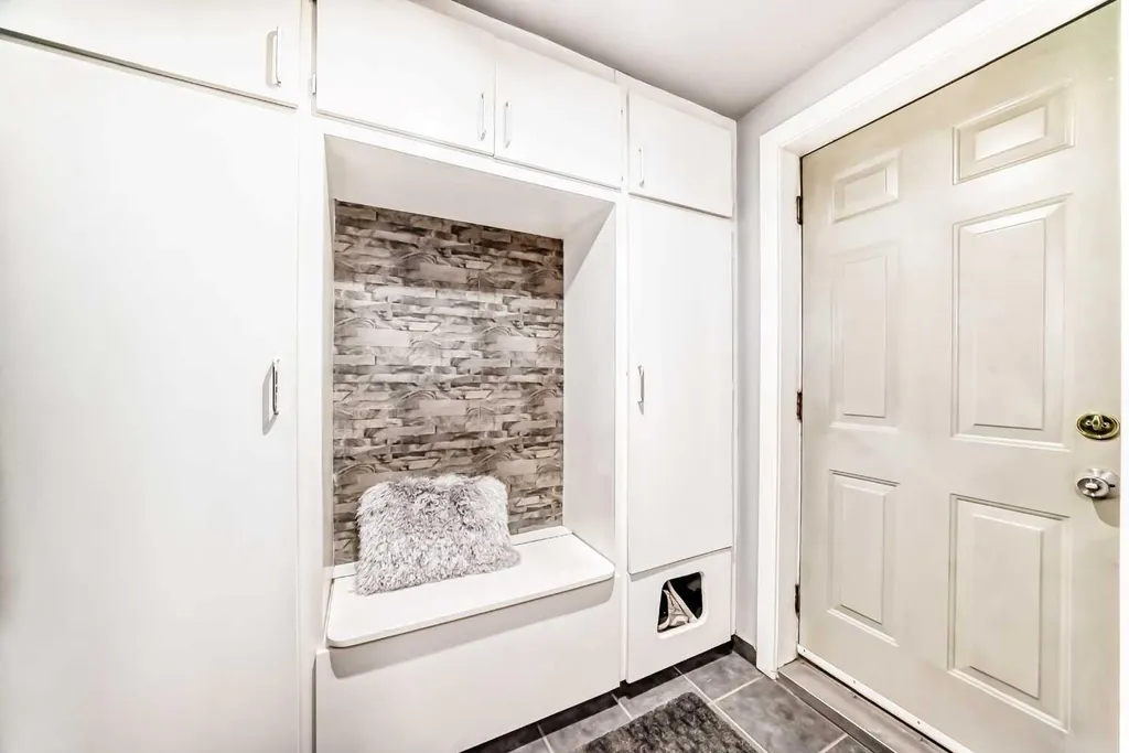 2517 36 Street SE Calgary AB T2B 0Y2