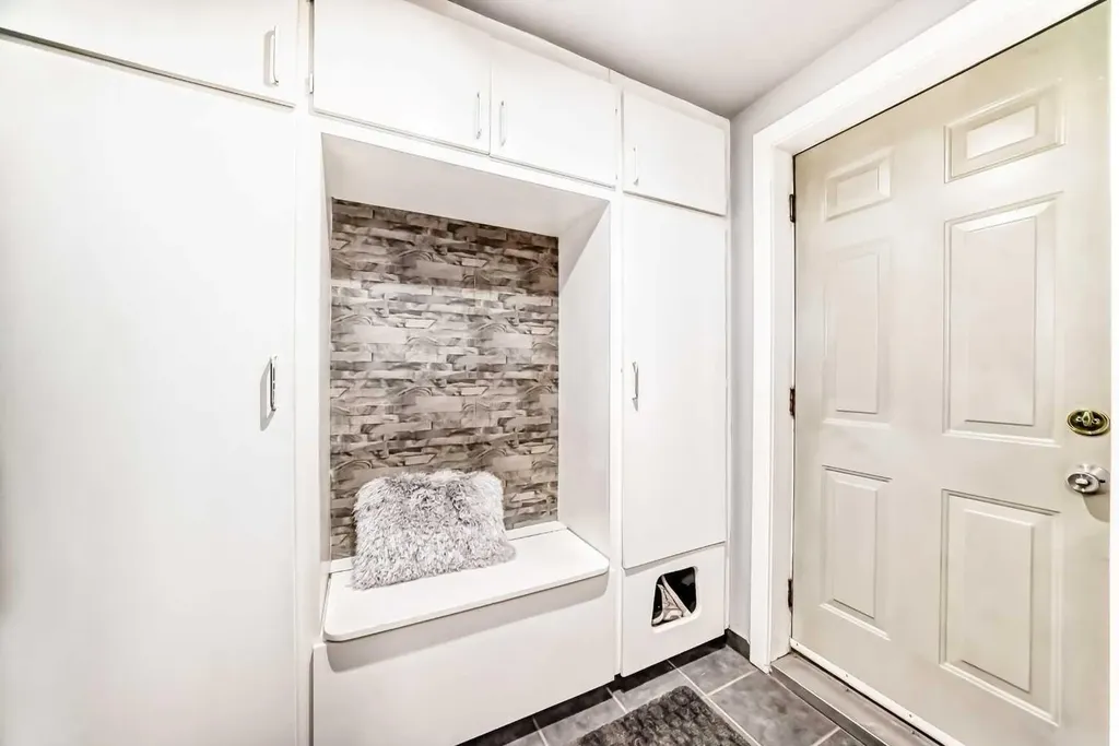 2517 36 Street SE Calgary AB T2B 0Y2