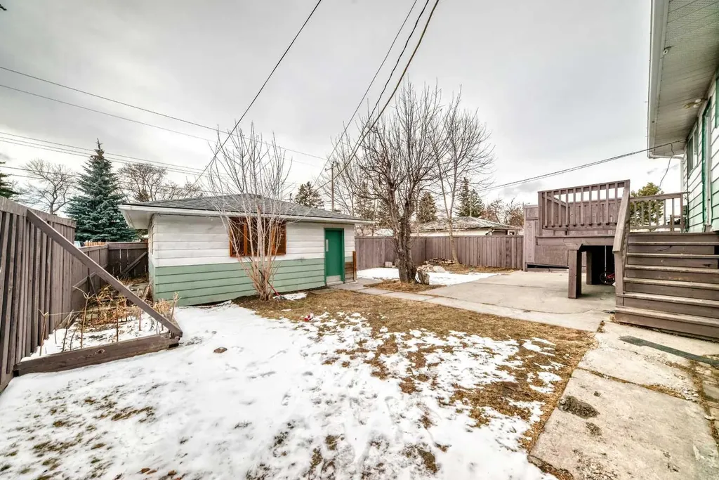 2517 36 Street SE Calgary AB T2B 0Y2