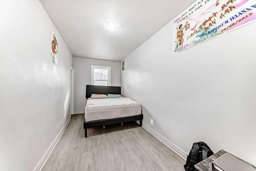 2517 36 Street SE Calgary AB T2B 0Y2