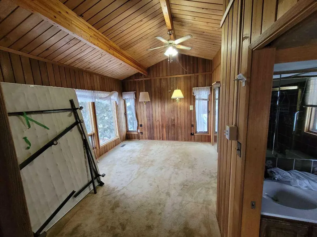 15 Glenview Drive SW Calgary AB T3E 4H4