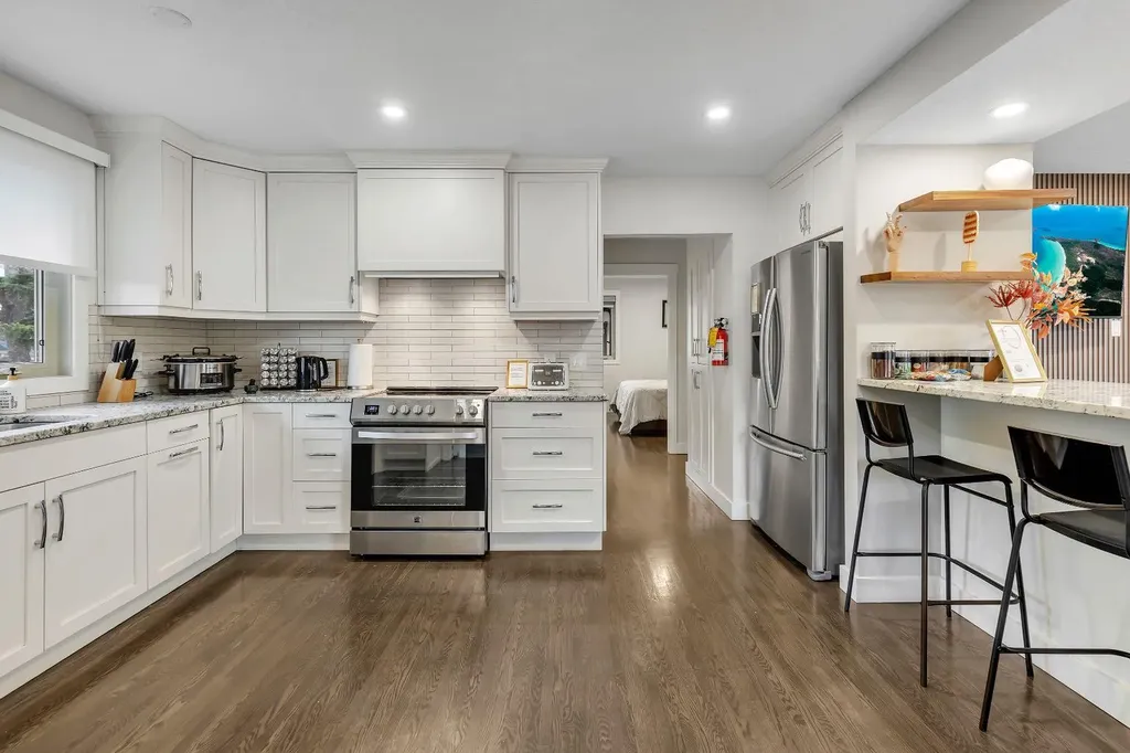3 Cardiff Drive NW Calgary AB T2K1R4