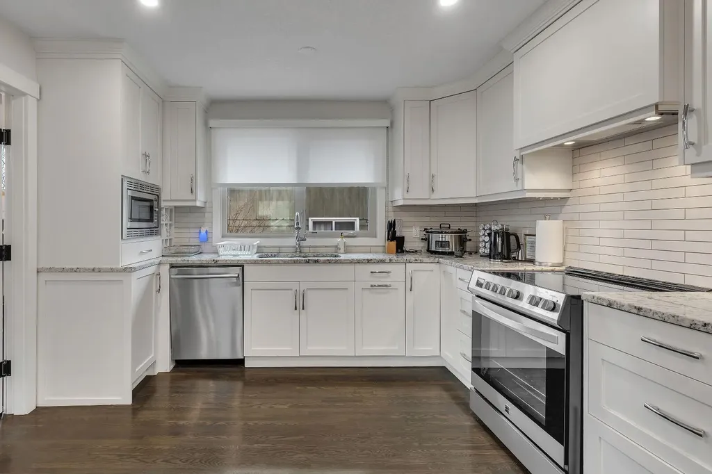 3 Cardiff Drive NW Calgary AB T2K1R4