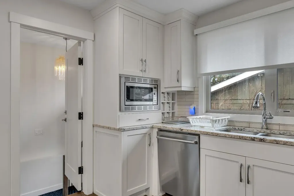 3 Cardiff Drive NW Calgary AB T2K1R4