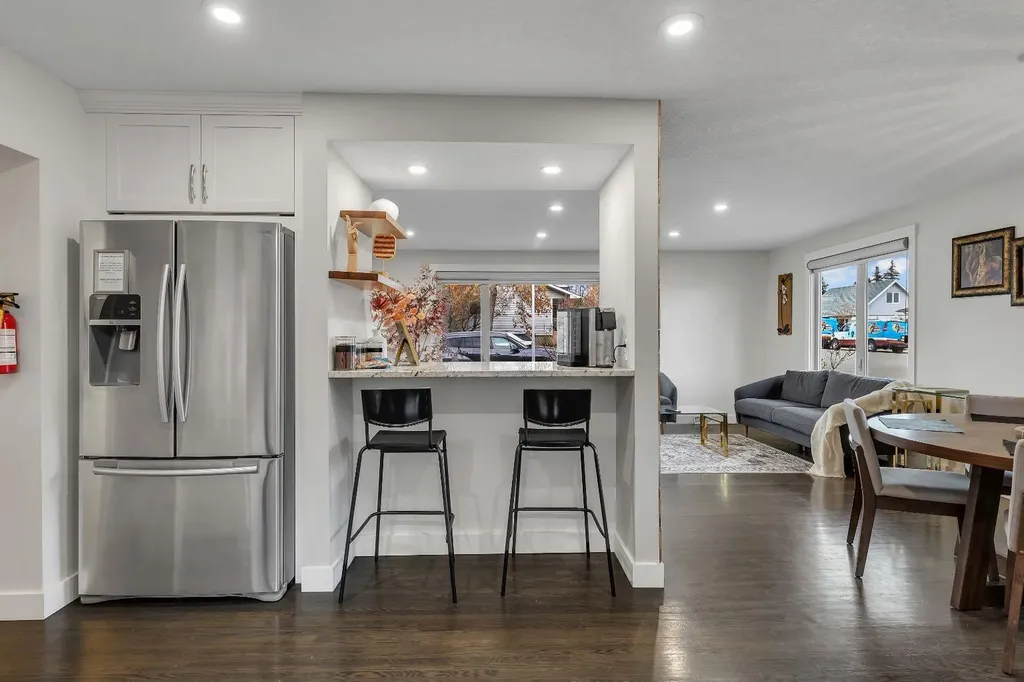 3 Cardiff Drive NW Calgary AB T2K1R4
