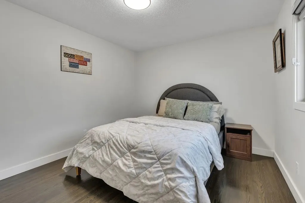 3 Cardiff Drive NW Calgary AB T2K1R4