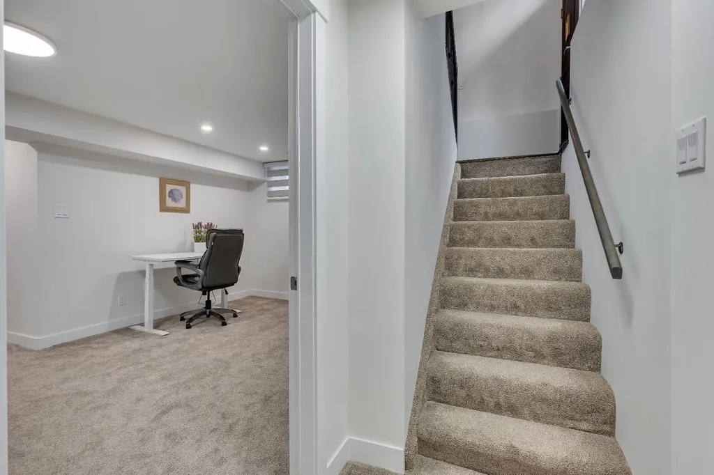 3 Cardiff Drive NW Calgary AB T2K1R4