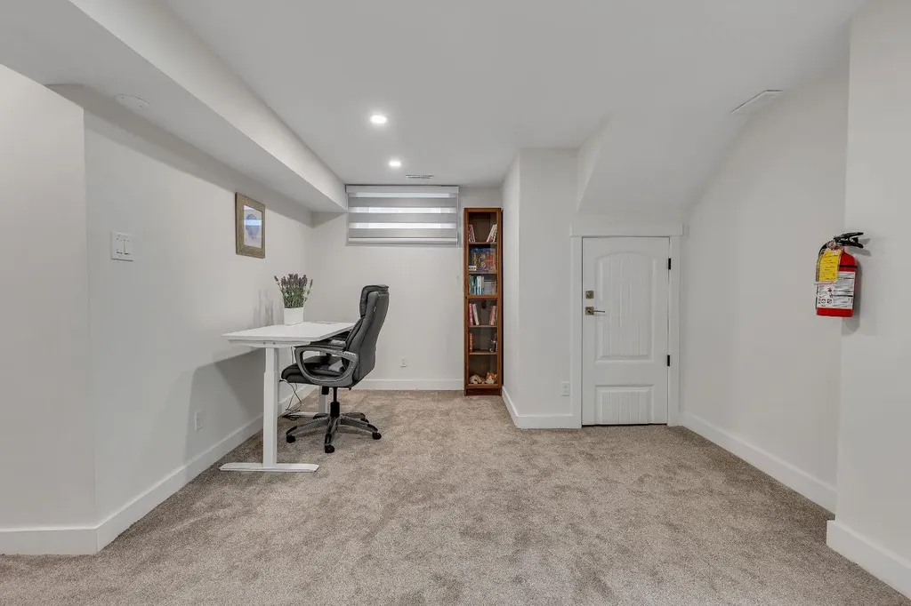 3 Cardiff Drive NW Calgary AB T2K1R4