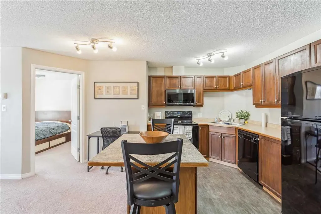5340 199 Street Edmonton AB T6M 0A5