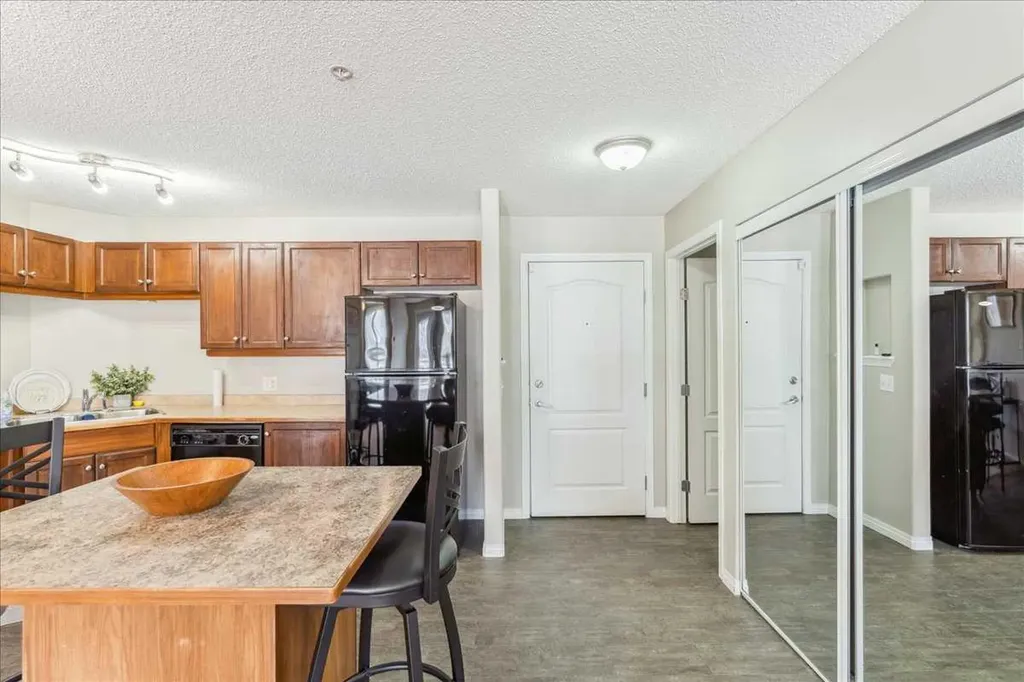 5340 199 Street Edmonton AB T6M 0A5