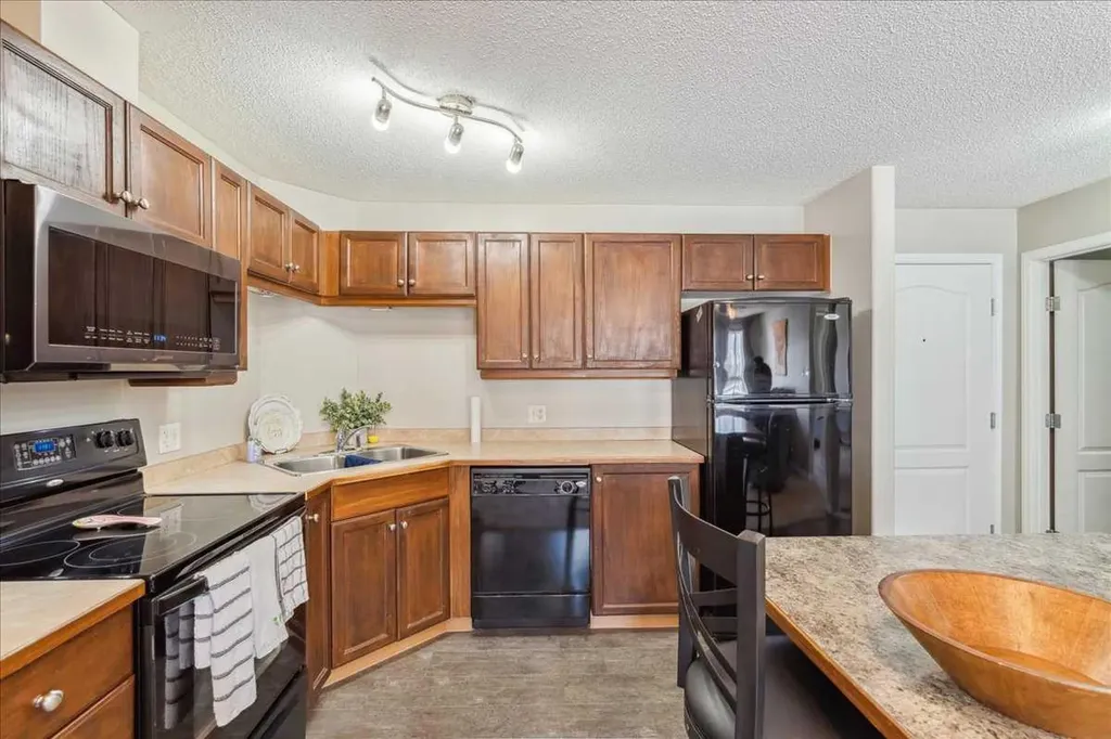 5340 199 Street Edmonton AB T6M 0A5