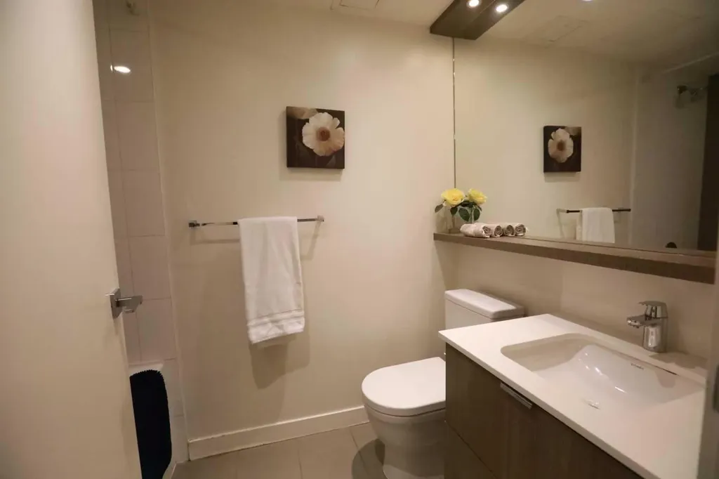 51 Waterfront Mews SW Calgary AB T2P0X3