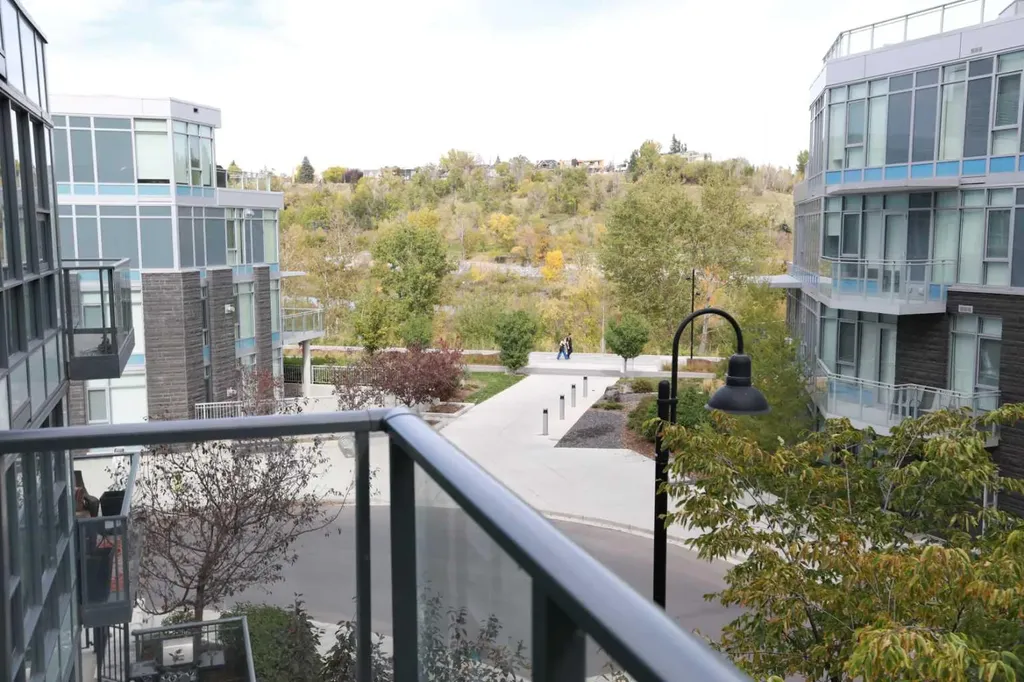51 Waterfront Mews SW Calgary AB T2P0X3
