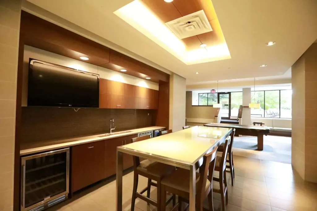 51 Waterfront Mews SW Calgary AB T2P0X3