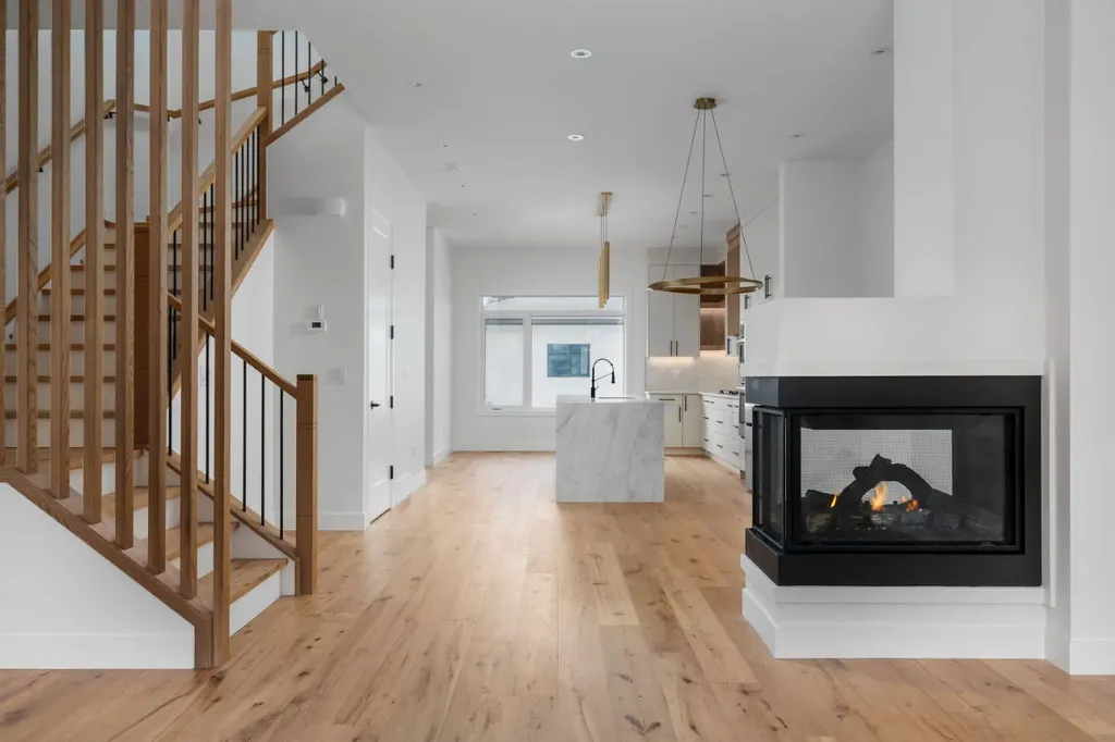 2229 36 Street SW Calgary AB T3E 2Z3