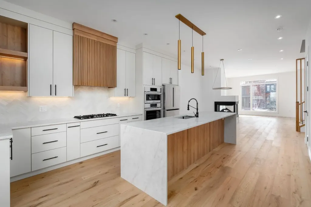 2229 36 Street SW Calgary AB T3E 2Z3