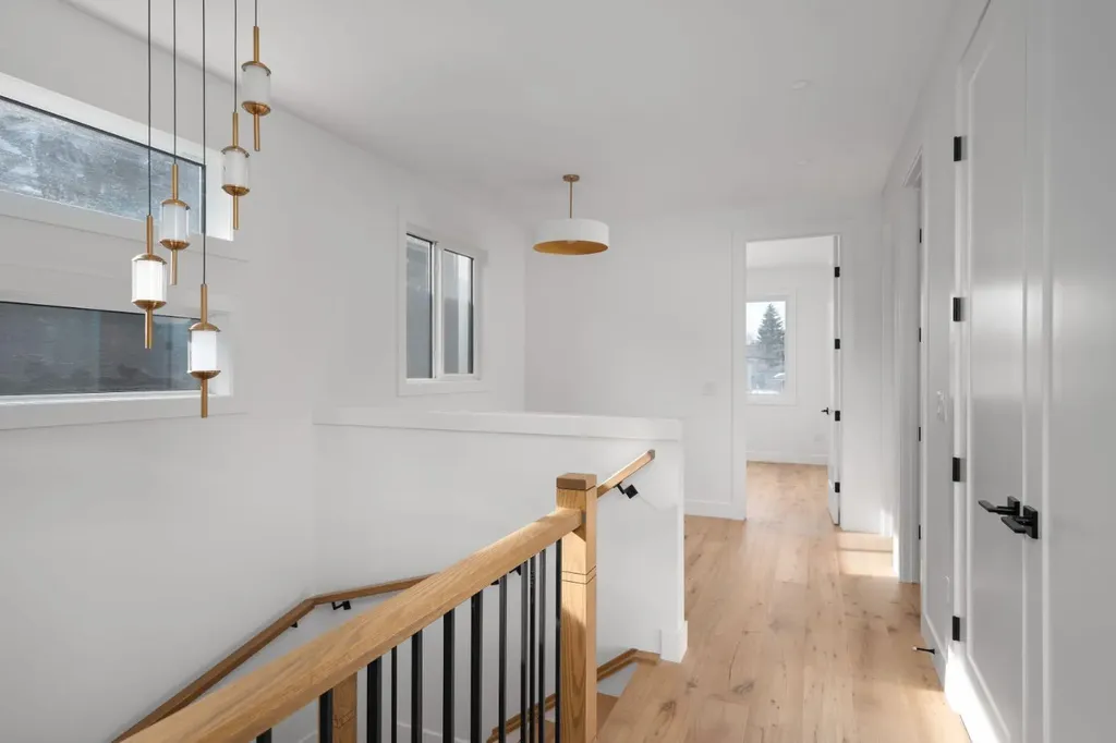 2229 36 Street SW Calgary AB T3E 2Z3