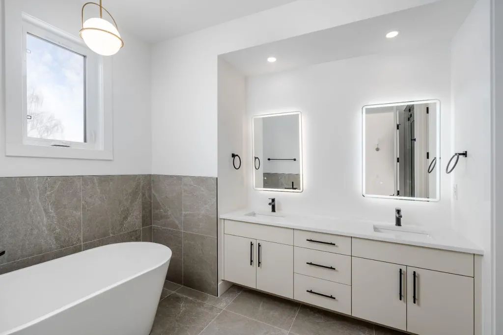 2229 36 Street SW Calgary AB T3E 2Z3