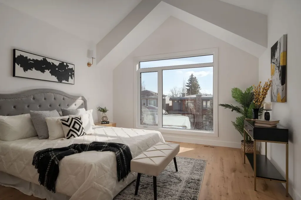 2229 36 Street SW Calgary AB T3E 2Z3