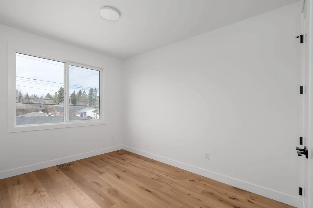 2229 36 Street SW Calgary AB T3E 2Z3
