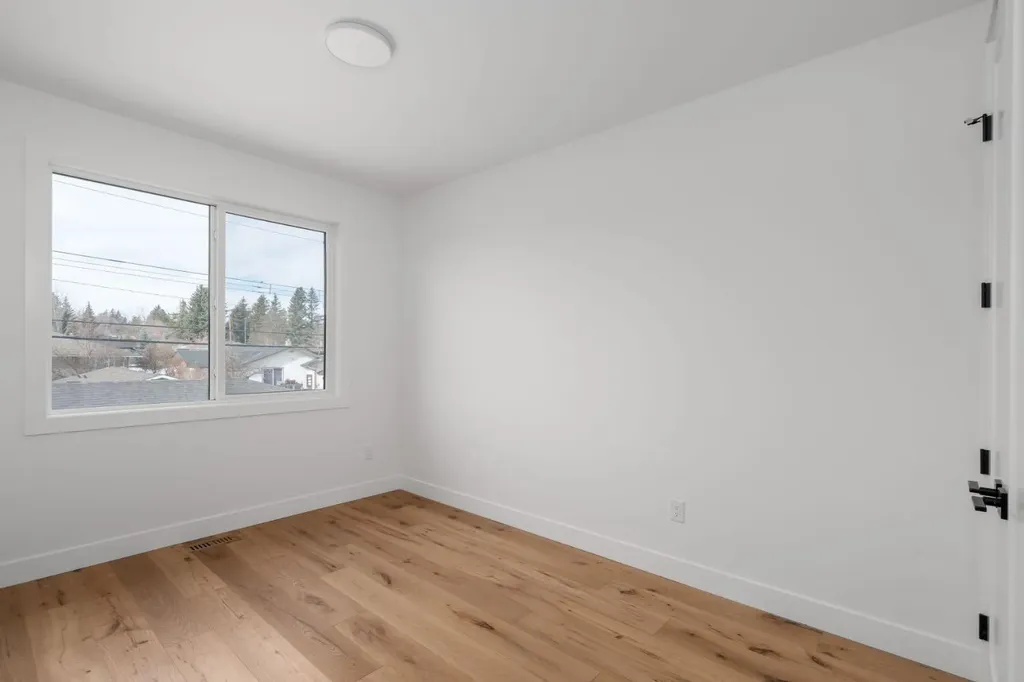 2229 36 Street SW Calgary AB T3E 2Z3