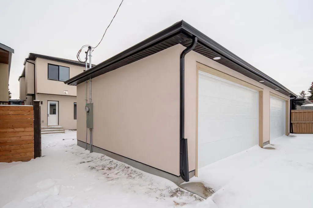 2229 36 Street SW Calgary AB T3E 2Z3