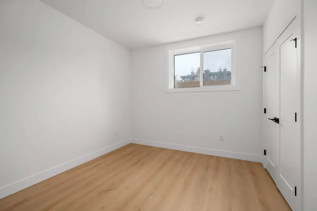 2229 36 Street SW Calgary AB T3E 2Z3