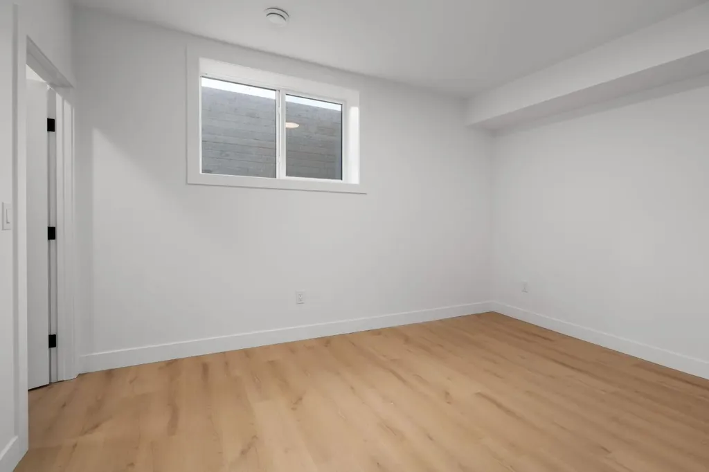 2229 36 Street SW Calgary AB T3E 2Z3