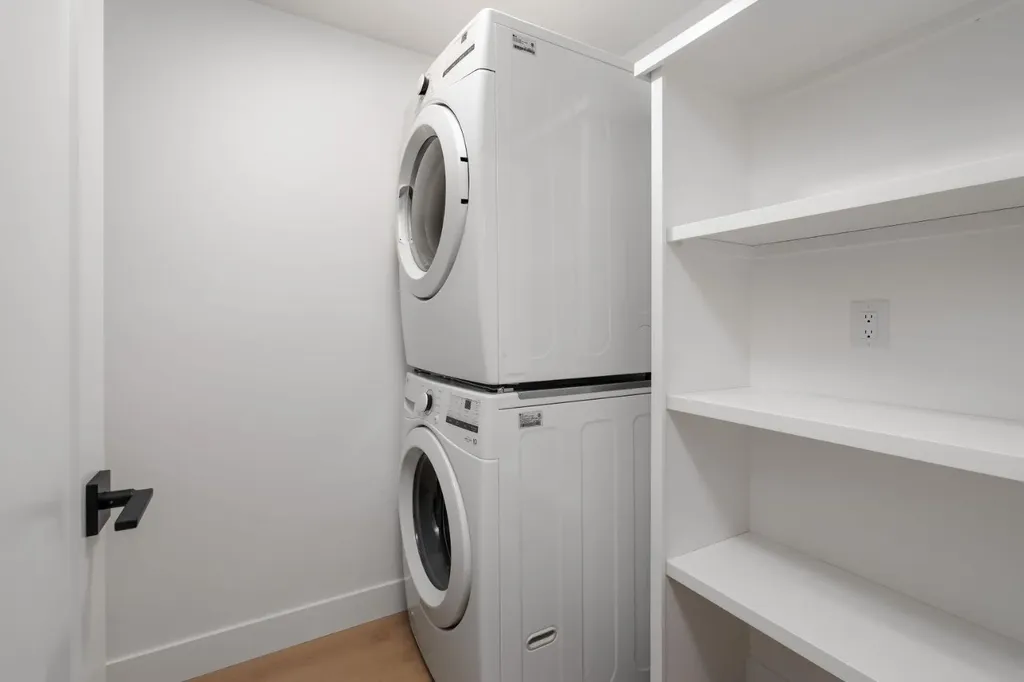 2229 36 Street SW Calgary AB T3E 2Z3