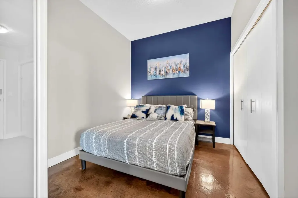 135 13 Avenue SW Calgary AB T2R 0V5