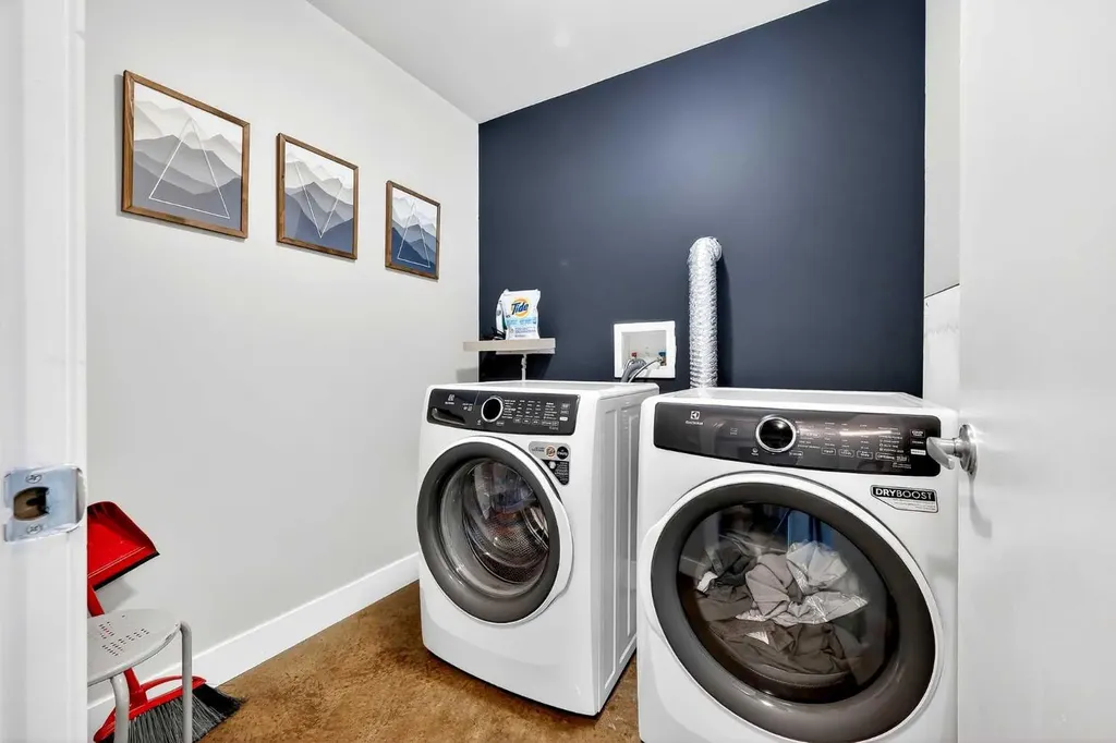 135 13 Avenue SW Calgary AB T2R 0V5