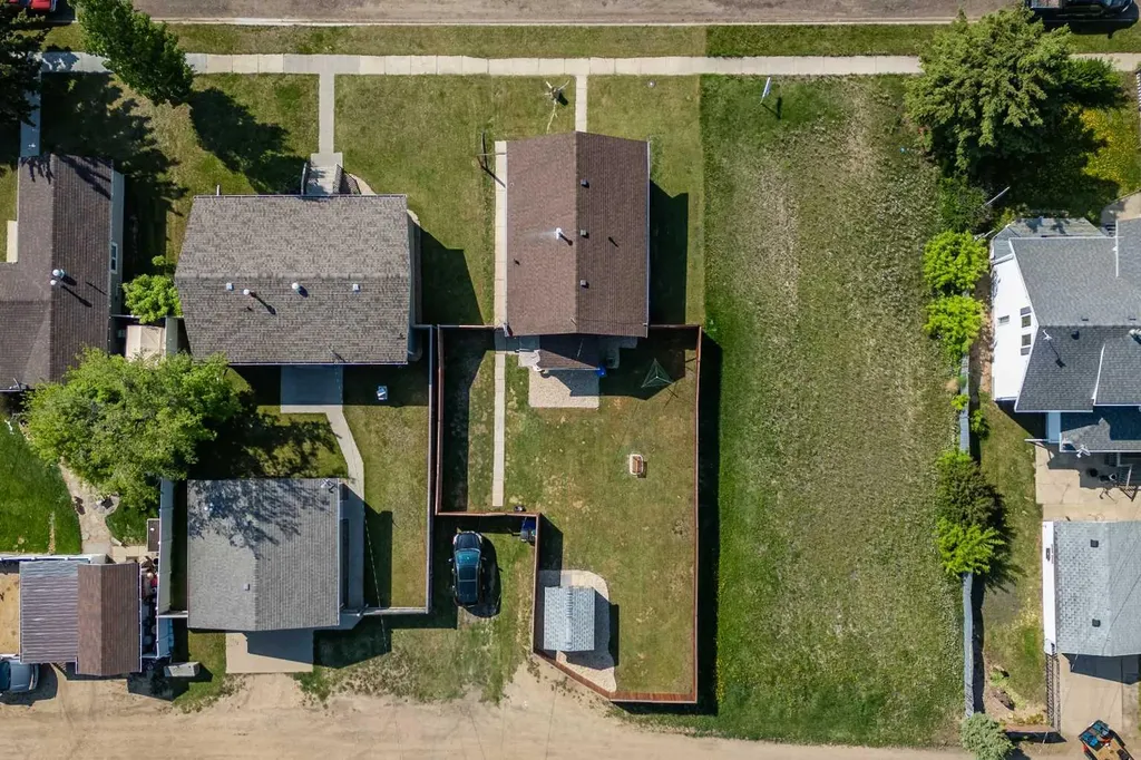 5025 54 Street Daysland AB T0B 1A0