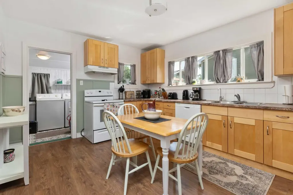 5025 54 Street Daysland AB T0B 1A0