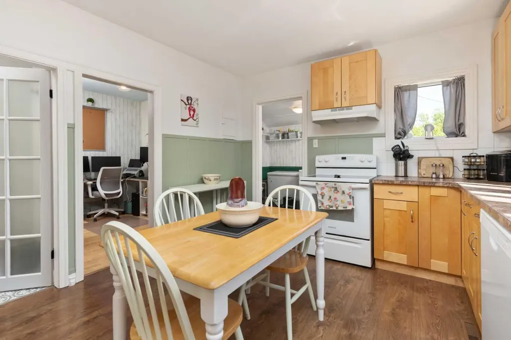 5025 54 Street Daysland AB T0B 1A0