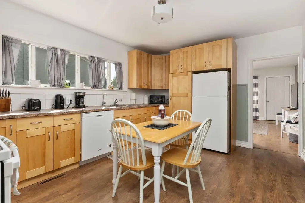 5025 54 Street Daysland AB T0B 1A0