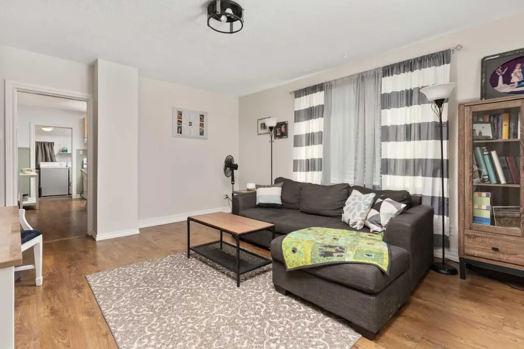 5025 54 Street Daysland AB T0B 1A0