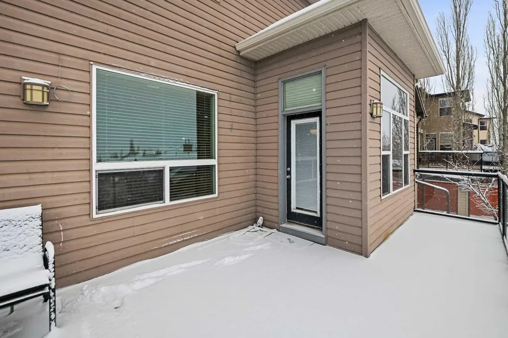 79 Pantego Way NW Calgary AB T3k0K6