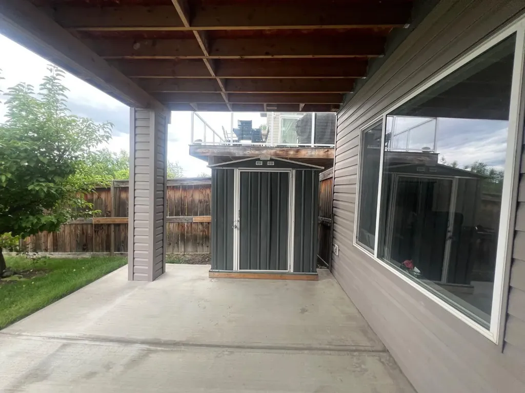 79 Pantego Way NW Calgary AB T3k0K6