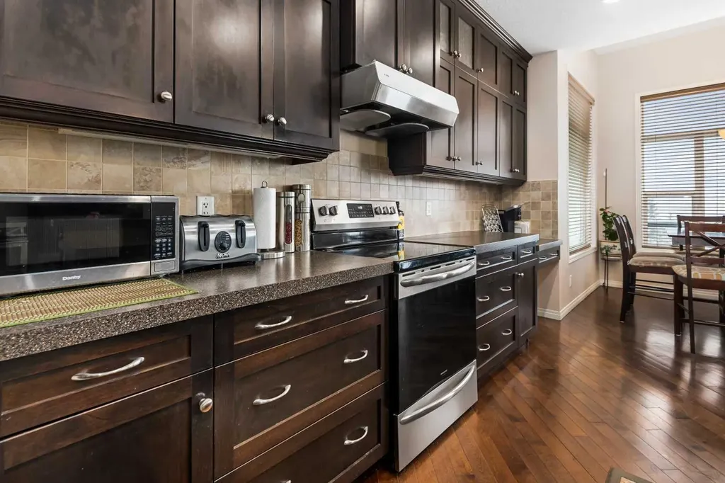 79 Pantego Way NW Calgary AB T3k0K6