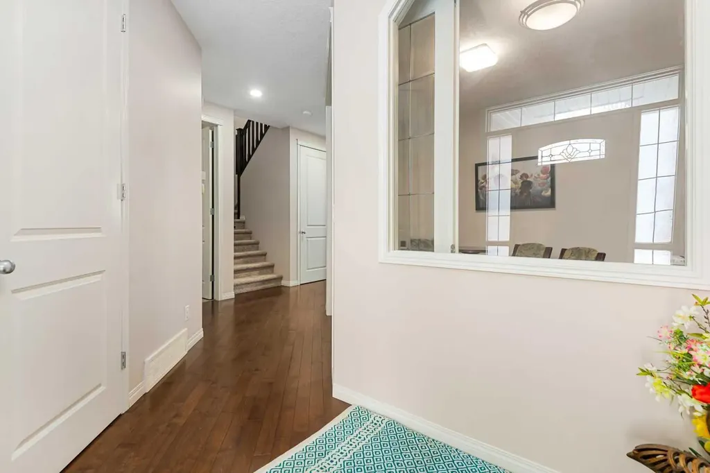 79 Pantego Way NW Calgary AB T3k0K6