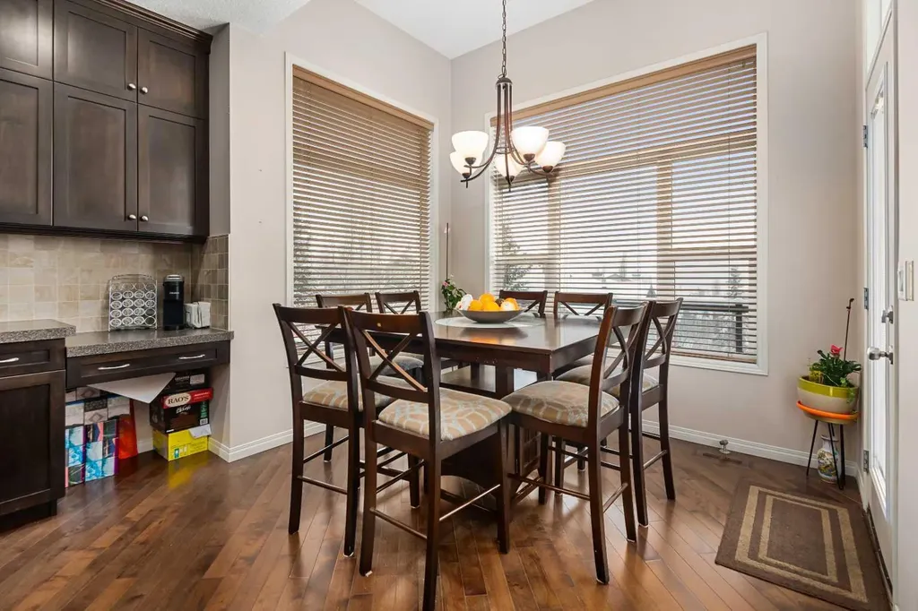 79 Pantego Way NW Calgary AB T3k0K6