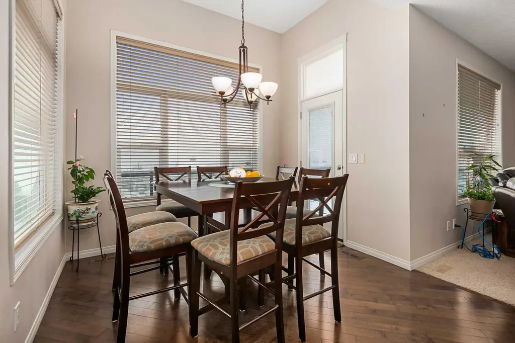 79 Pantego Way NW Calgary AB T3k0K6