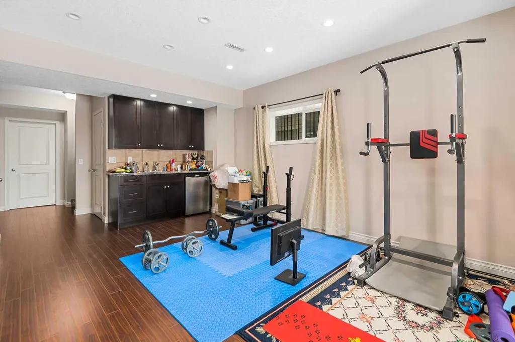 79 Pantego Way NW Calgary AB T3k0K6