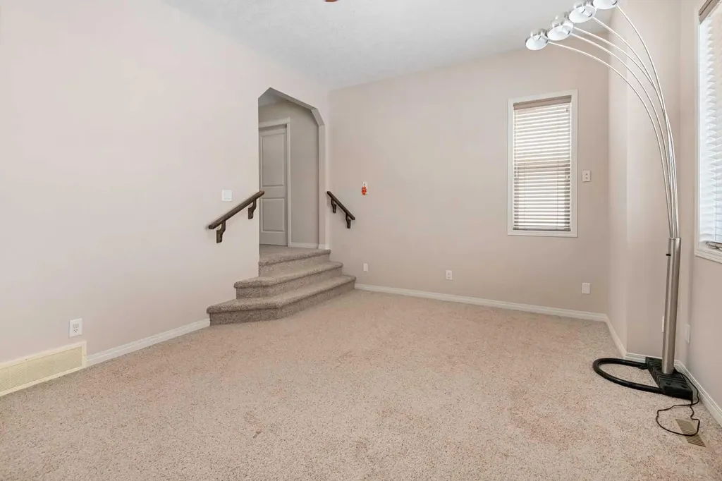 79 Pantego Way NW Calgary AB T3k0K6