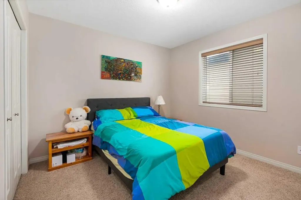 79 Pantego Way NW Calgary AB T3k0K6